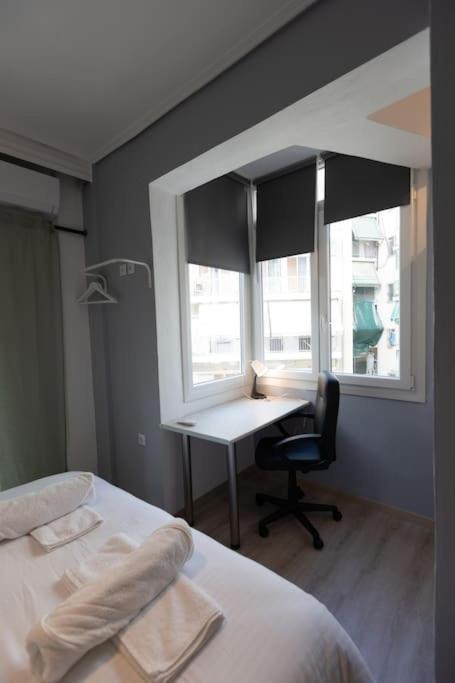Όμορφο Στούντιο Στο Κέντρο Της Πόλης. Apartment Larissa Bagian luar foto