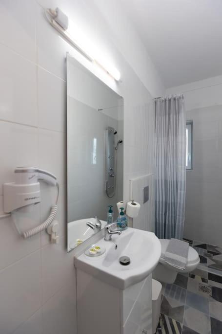 Όμορφο Στούντιο Στο Κέντρο Της Πόλης. Apartment Larissa Bagian luar foto